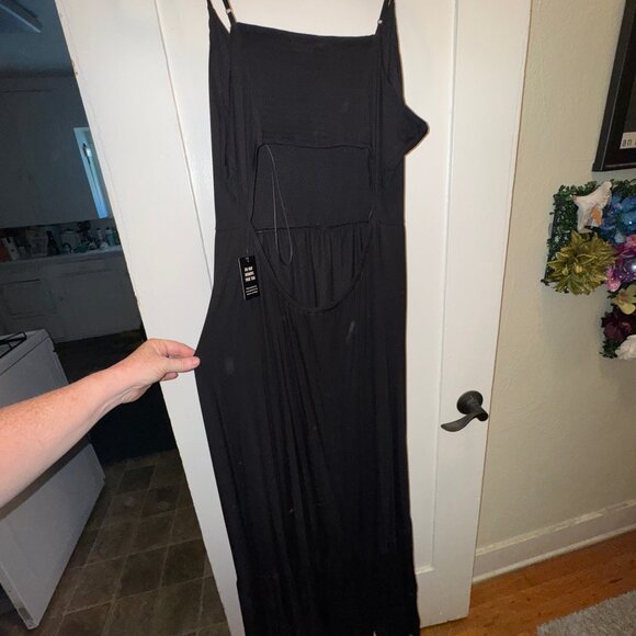 Express – Black Tiered Ruffle V-Neck, Back Cut-Out Maxi Dress (Size XL), NWT - Picture 3 of 5
